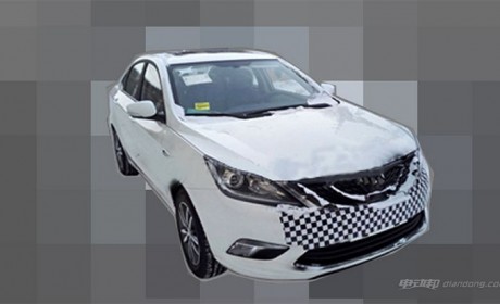 长安逸动插混本谍照 百公里油耗仅1.6L