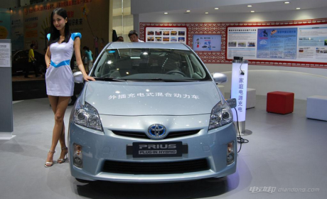 搭载太阳能发电驱动电机 丰田普锐斯日本上市