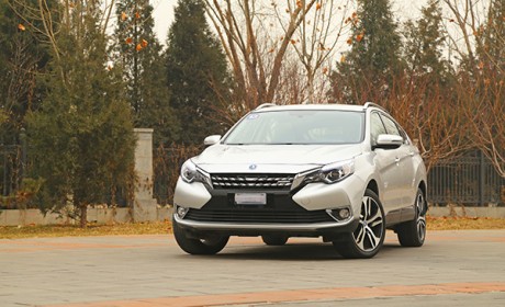 外表时尚/内心务实 试驾东风启辰T90