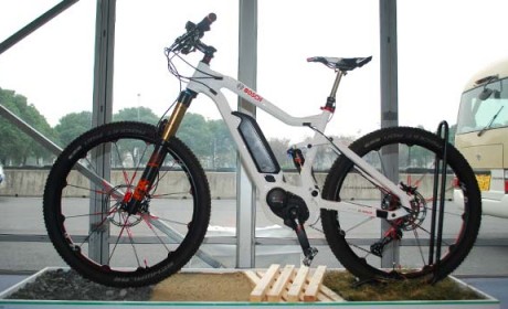 迈入电动时代 我们需要一只哥斯拉！