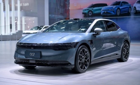 2025款极氪007迎来重大利好，想买车的年轻人千万别错过！