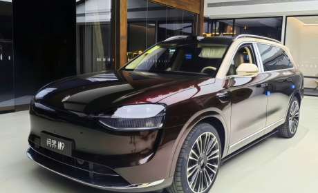 双零重力座椅加持 问界M9 2025款Ultra大五座版化身“移动智能豪宅”