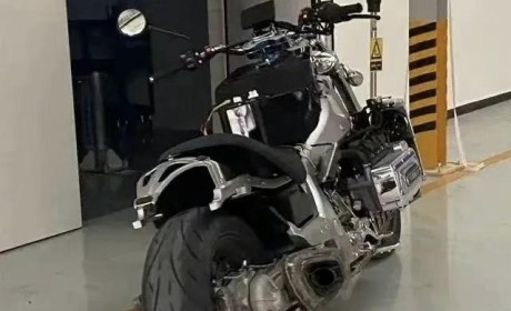 长城水平对置八缸发动机摩托曝光！