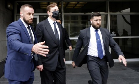 马斯克因550亿美元薪资过高被告上法庭