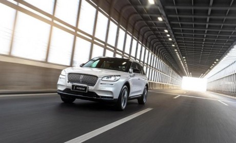 林肯冒险家和奔驰GLB全方位对比，谁能独领风骚？