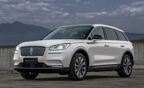 林肯冒险家和奔驰GLB直面PK，谁才是领跑25万元左右价位车型？