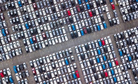 中汽协副秘书长：预计上半年产销涨2.8%