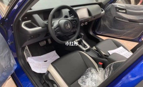 内外有变化 新款本田飞度内饰谍照曝光