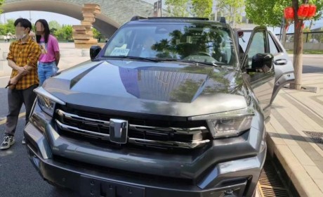 采用硬朗机甲风 坦克400实车图曝光