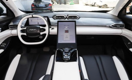 9.9元开启盲订 曝东风风神皓瀚1.5T内饰