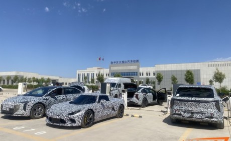 前翻机盖亮眼 纯电小跑车SC01谍照曝光