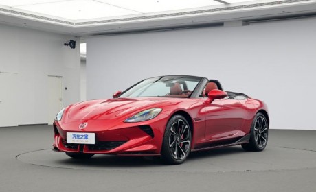 定位纯电动跑车 名爵Cyberster国内亮相