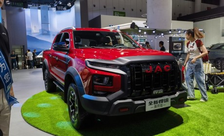 2023成都车展：悍途乘用版车型首发