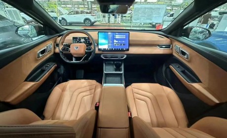 新内饰获得网友好评 哪吒X内饰曝光