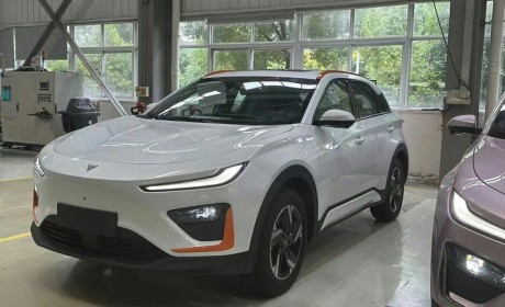 内饰质感与科技感提升 哪吒X实车曝光