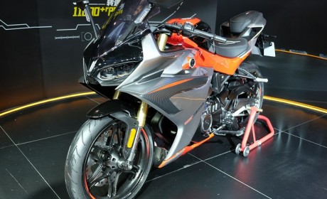 双仿赛车型亮相 无极RR666S与RR350发布
