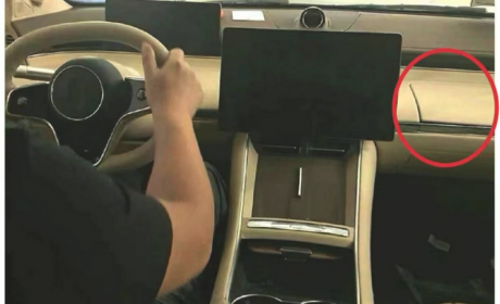 副驾翻转屏？智界S7内饰新谍照曝光