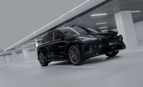 “决斗吧” 智己LS6黑武士版官图发布