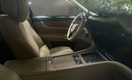 配备大连屏 问界M9内饰谍照首次曝光