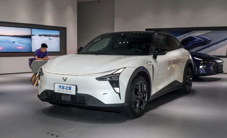 跑通城区 极越发布“纯视觉”智驾方案