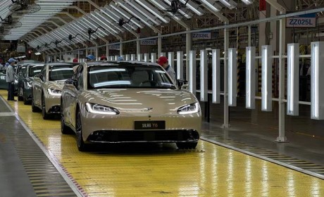 定位中大型车 远航汽车远航Y6正式下线