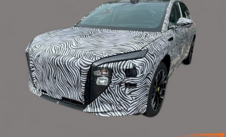 800V平台加持？红旗E202量产版谍照曝光