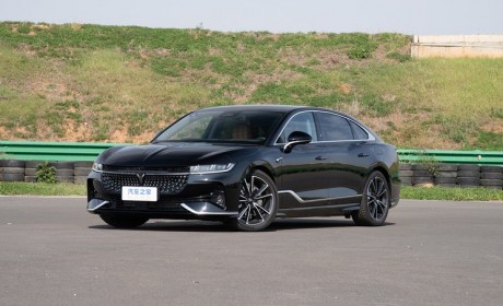 广州车展预售 岚图追光PHEV首发亮相