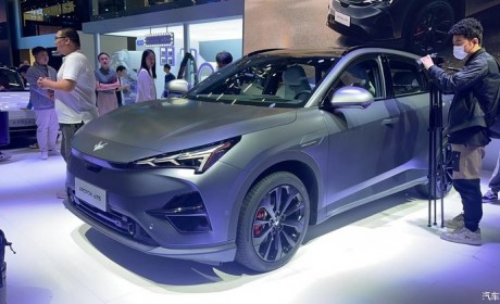 2023广州车展：极狐 阿尔法T5正式亮相