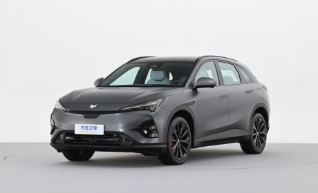 内外造型别致 极狐阿尔法T5正式亮相