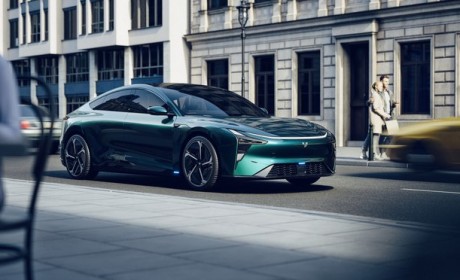 极越第二款量产车正式定名为极越07