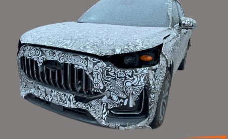 内饰提升不少 曝疑似新款奇瑞瑞虎9谍照