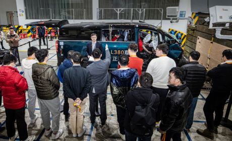 优秀评分 LEVC L380顺利通过正碰内测