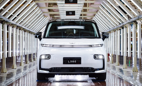 3座/8座可选 吉利LEVC L380样车下线