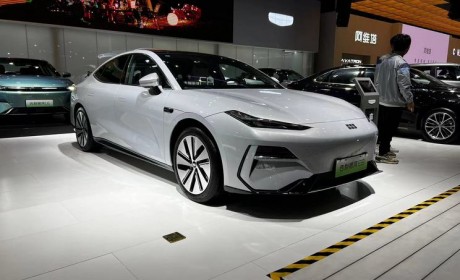 2024海口新能源车展：银河E8实车亮相