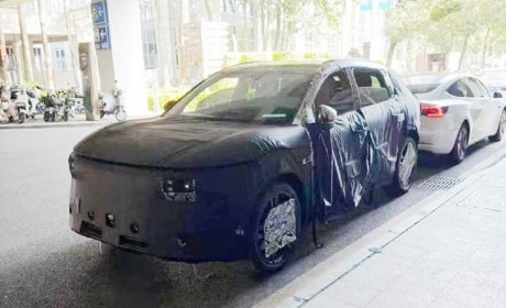 追求空间实用 极氪全新SUV车型CX1E谍照