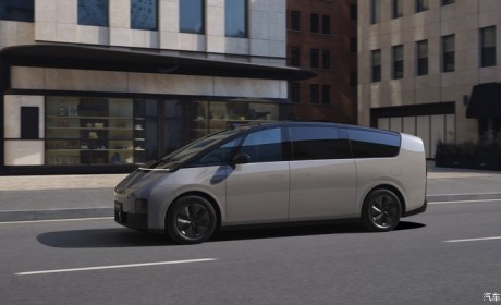 3月1日发布 理想MEGA大象灰/白色官图