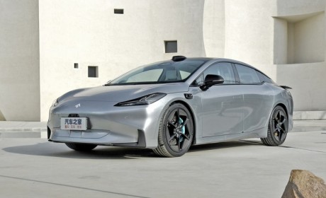 售价25.99万元 昊铂GT新增车型上市