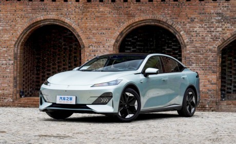 2024款深蓝SL03纯电版将于今日上市