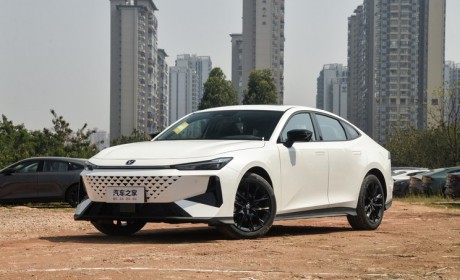 新款UNI-V等 长安三款新车今日上市