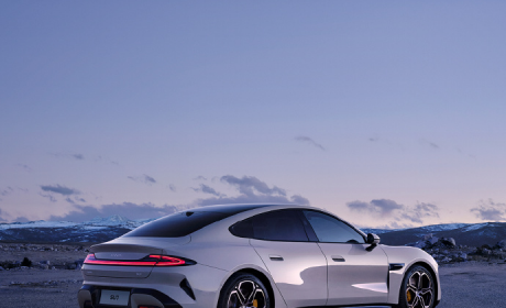 雷军：小米SU7标准版CLTC工况续航700km