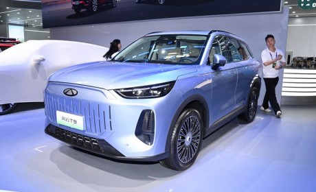 2024北京车展：奇瑞风云T9插混版亮相