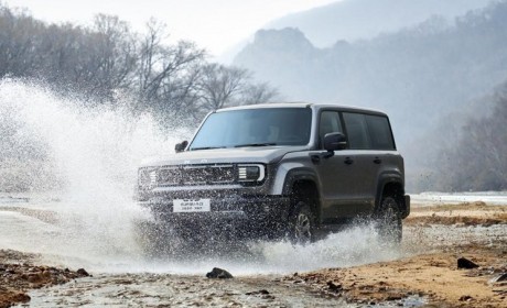 售18.98万 全新北京BJ40刀锋英雄版上市