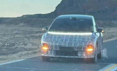 小号MEGA即将推出 疑似理想M9新车谍照