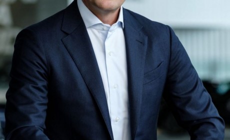 宝马集团董事长齐普策随德国总理访华