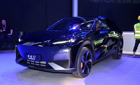 2024北京车展：深蓝S7黑金骑士版亮相