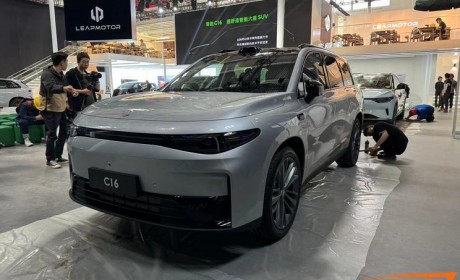 2024北京车展探馆：零跑C16实车现身