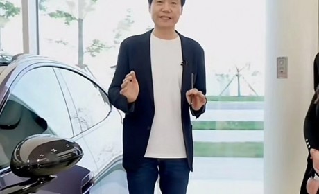 雷军：小米SU7普通版本已正式开启交付