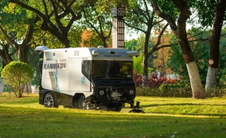 达L4级！文远知行无人驾驶扫路机S1发布