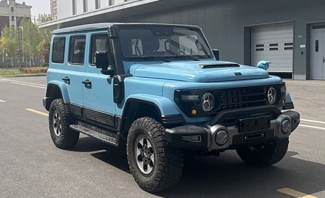 大量硬核越野装备 全新212内饰再曝光