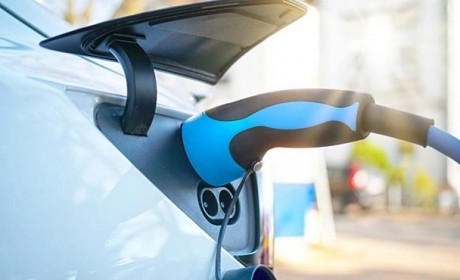 国家发改委：扩大新能源汽车产业发展